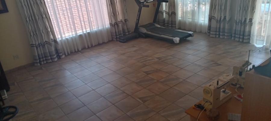 3 Bedroom Property for Sale in Safari Gardens North West